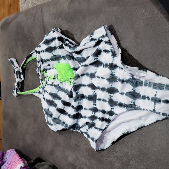 VENUS swimsuit - Picture 4 of 14